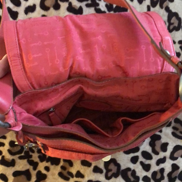 FOSSIL pink leather crossbody/shoulder bag. - Picture 5 of 11